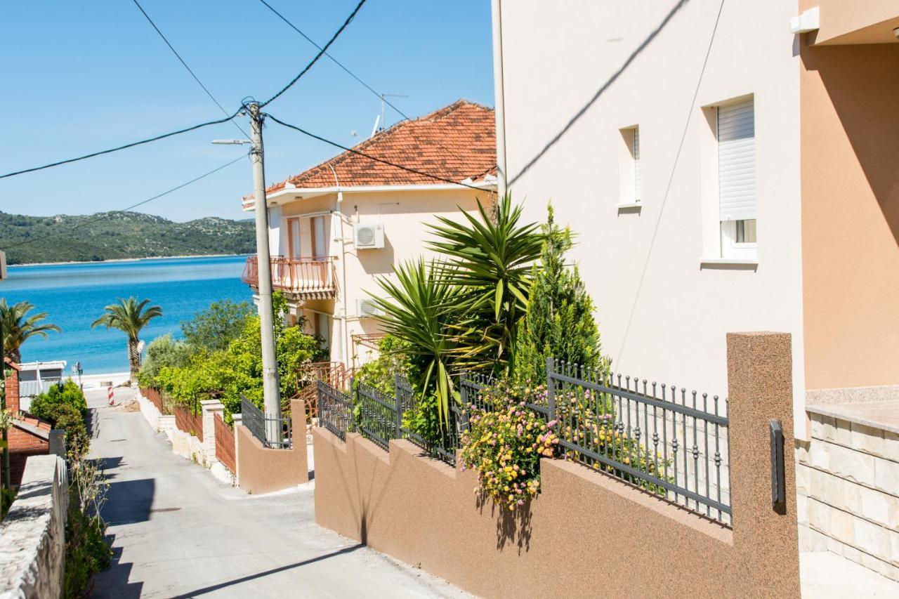 Apartments Ploka Okrug Gornji Exterior foto