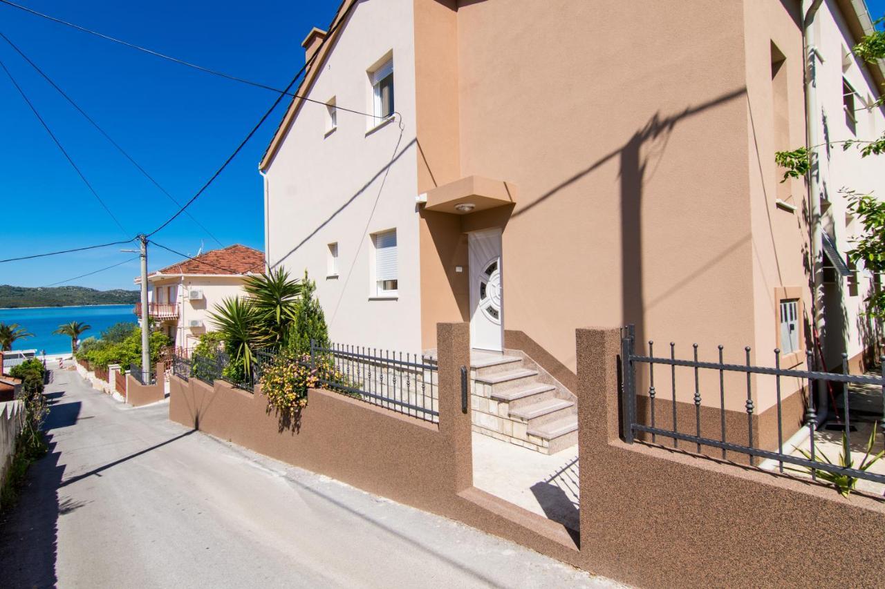 Apartments Ploka Okrug Gornji Exterior foto