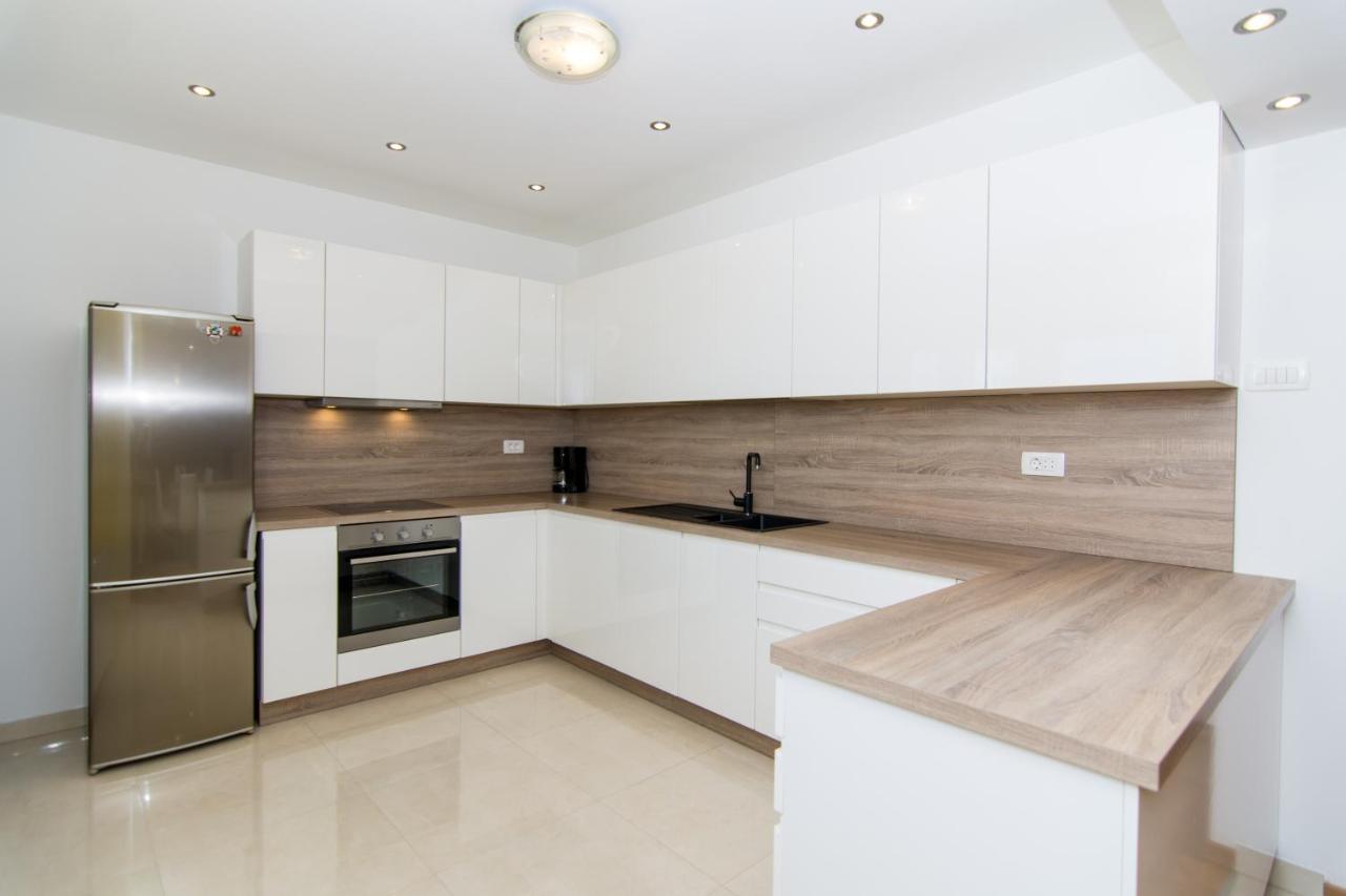 Apartments Ploka Okrug Gornji Exterior foto